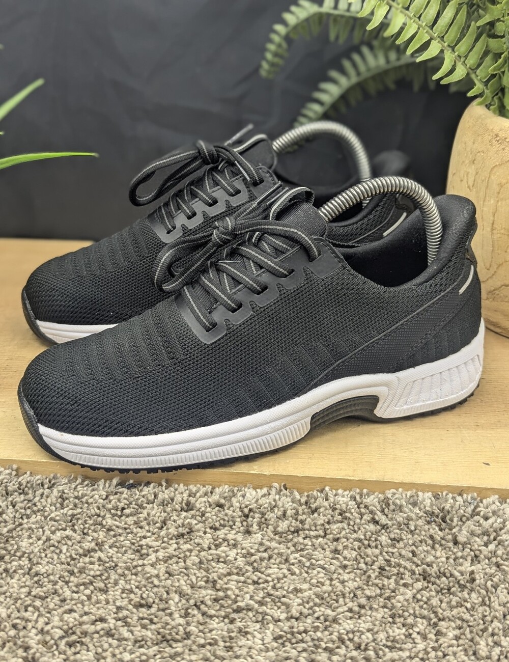 Orthofeet Kita Hands Free Women's Size 6D Wide Casual Comfort Walking Shoes